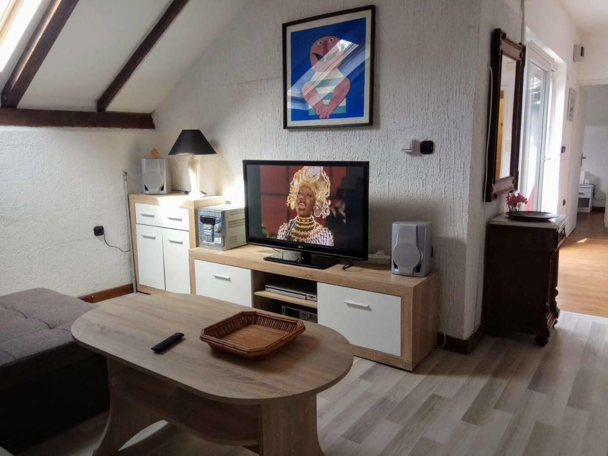 Apartman Slava Tisno Zewnętrze zdjęcie
