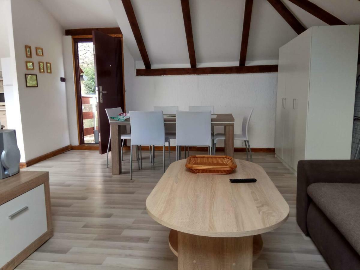 Apartman Slava Tisno Zewnętrze zdjęcie