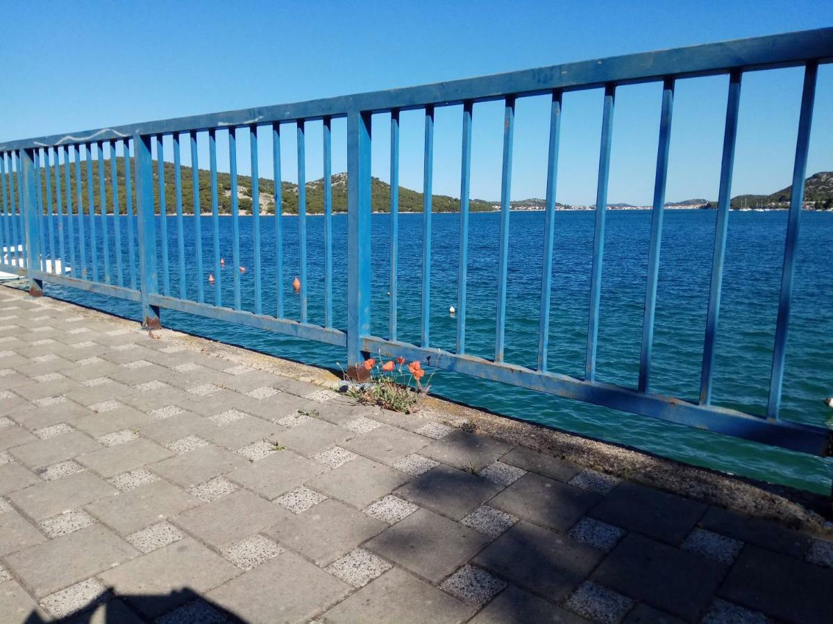 Apartman Slava Tisno Zewnętrze zdjęcie