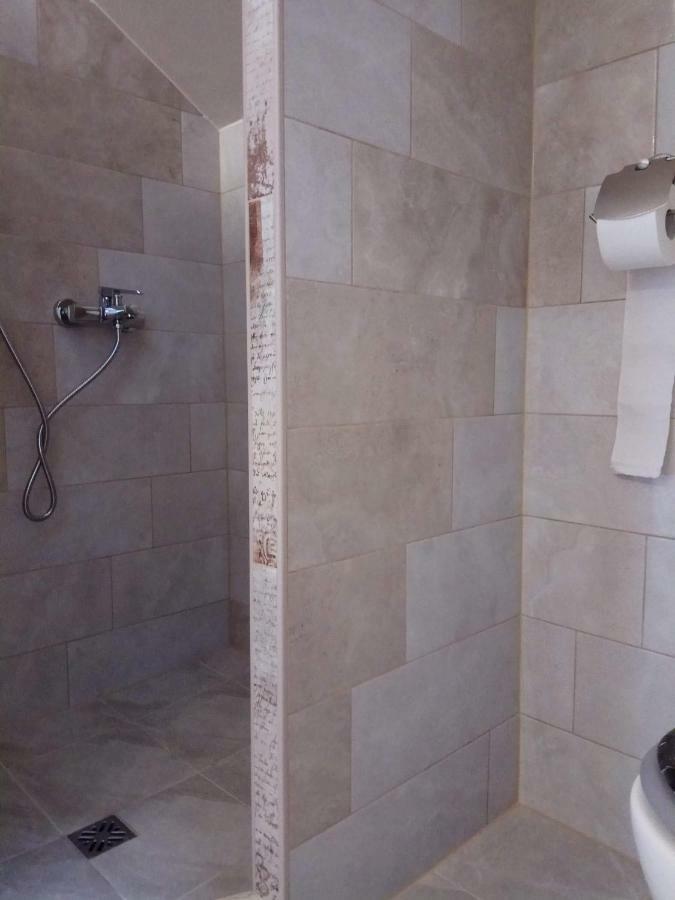Apartman Slava Tisno Zewnętrze zdjęcie