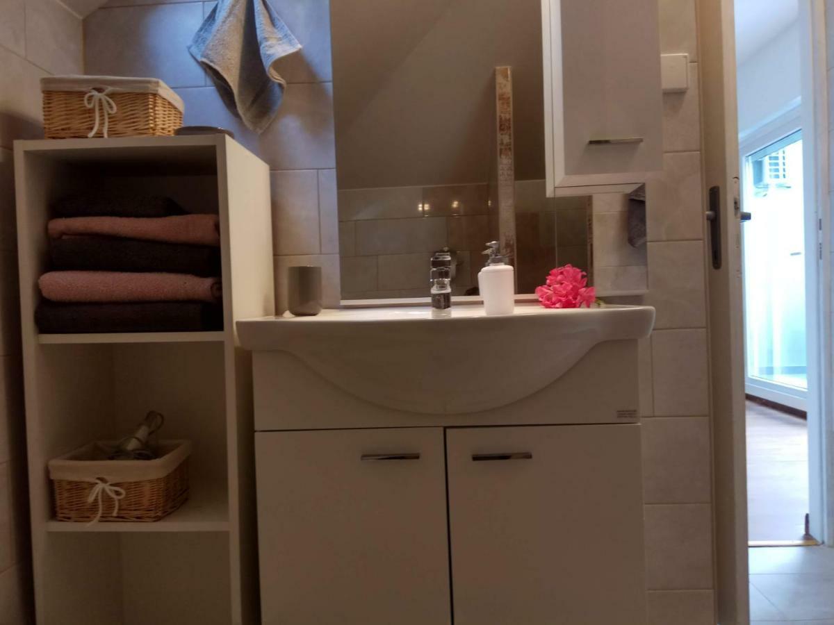 Apartman Slava Tisno Zewnętrze zdjęcie