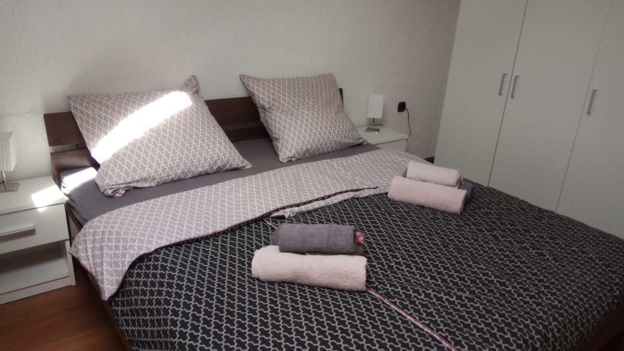 Apartman Slava Tisno Zewnętrze zdjęcie