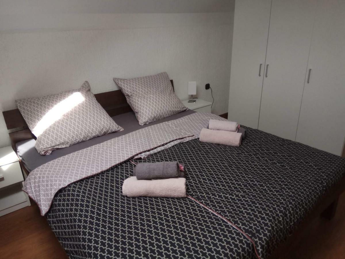Apartman Slava Tisno Zewnętrze zdjęcie