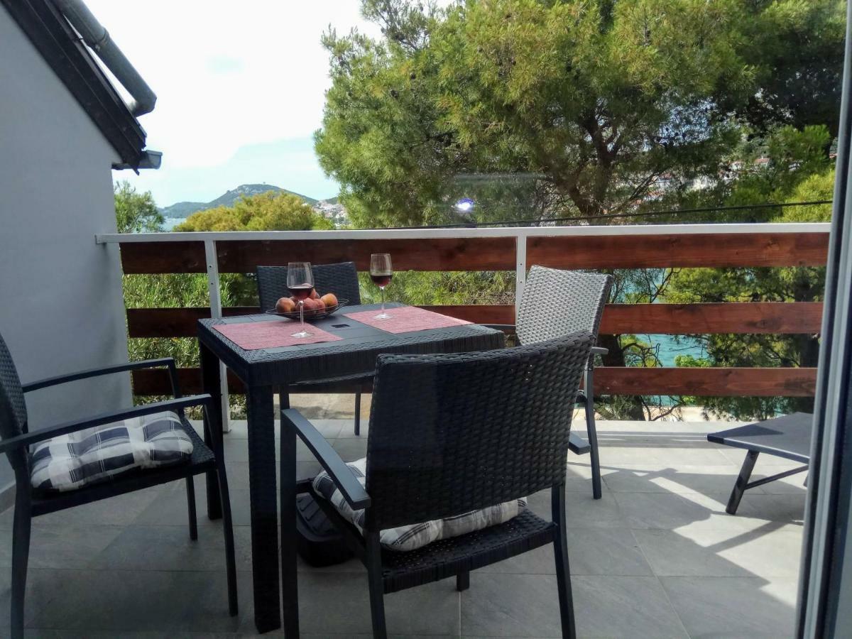 Apartman Slava Tisno Zewnętrze zdjęcie